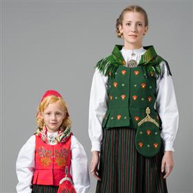 Den gamle Ringeriksdrakt